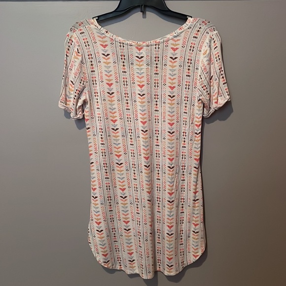 maurice’s t-shirt - Picture 3 of 4